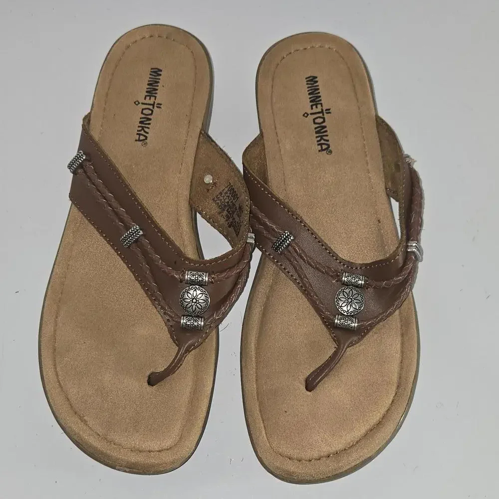 0307‎ Minnetonka Silverthorn Flip Flop Sandals Womens Size 10